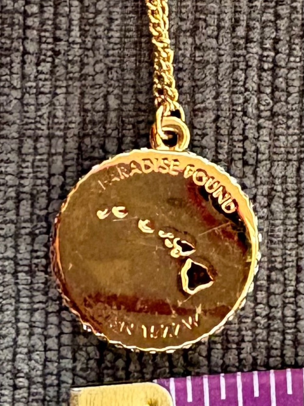 Kate Spade Gold Tone Paradise Found Hawaii Disc Pendant Necklace - Picture 2 of 7